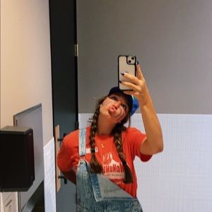 Meet your Posher, Mia